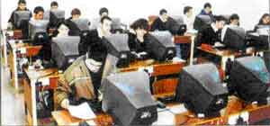 Le collège est équipé d'ordinateurs, constituant son "laboratoire informatique" pour l'enseignement assisté par ordinateur.