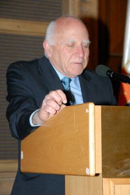 educ-soiree-fete-prof-20080404-002
