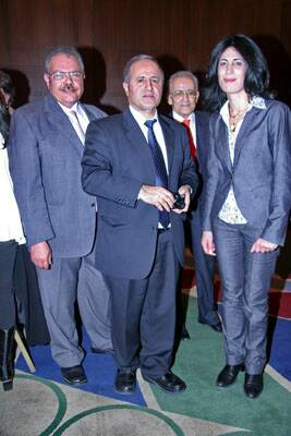 educ-soiree-fete-prof-20080404-025