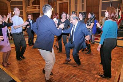 educ-soiree-fete-prof-20080404-153